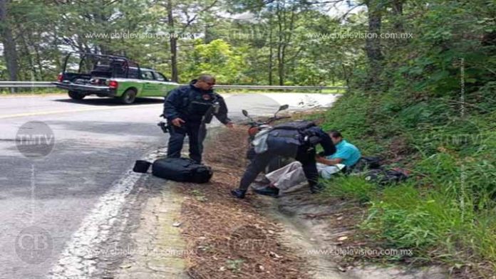 Motociclista derrapa en la Mil Cumbres-Huajumbaro