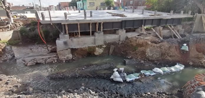 No tienen para cuando terminar puente de avenida Solidaridad