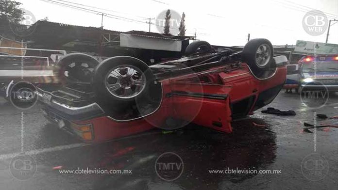 Volcadura deja 4 muertos en Uruapan