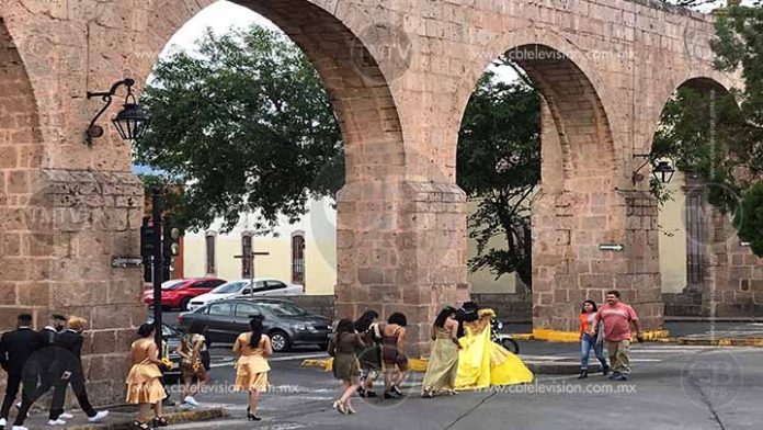 “Que siga la fiesta”; siguen las festividades en Morelia a pesar del semáforo rojo