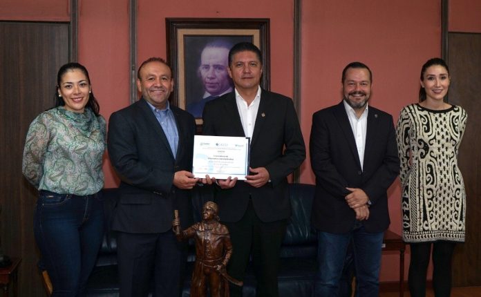 Licenciatura en informática administrativa de la UMSNH logra acreditación