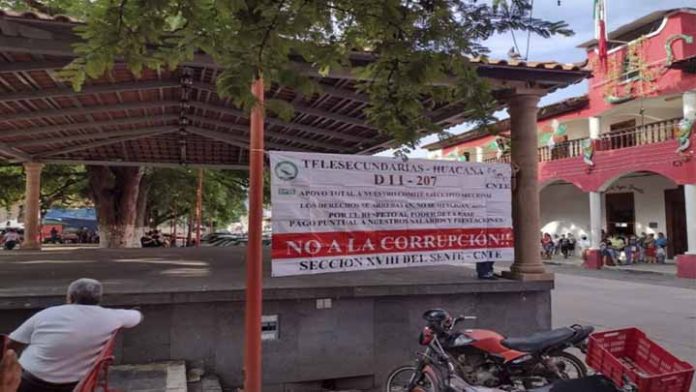 Poder de Base toma oficinas recaudadores de renta en Michoacán