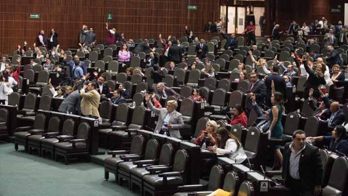 Se aprueba la Ley de Revocación de Mandato
