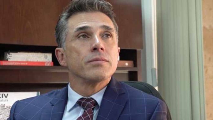 Revela René Franco que Sergio Mayer, pudo haber sido hospitalizado por una mala comida