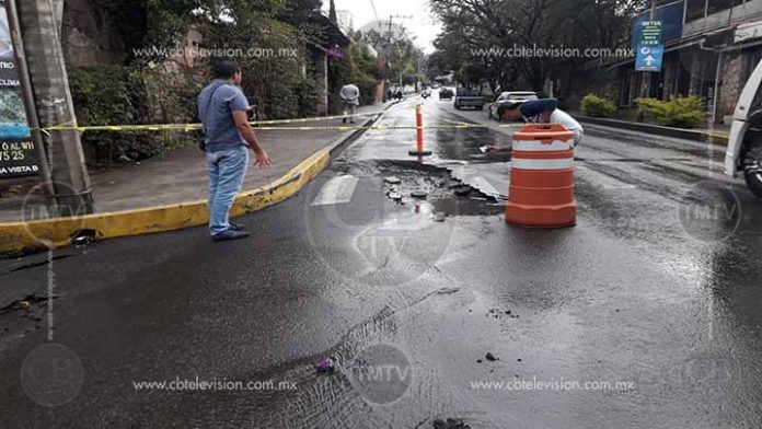 Lluvias dejan afectaciones en la avenida Rey Tanganxoan II