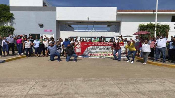 40 días de toma indefinida del Centro Integral de Servicios en Huetamo