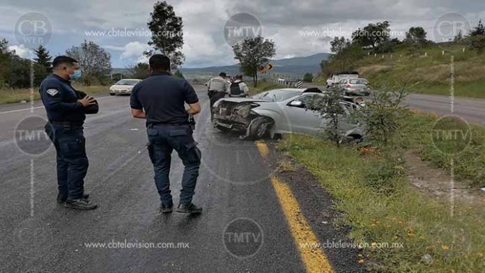 Una mujer y tres menores heridos deja volcadura en la Morelia-Pátzcuaro