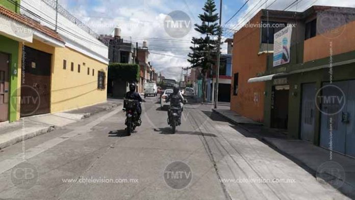 Ladrones motorizados atacan de nuevo a transeúnte en Morelia