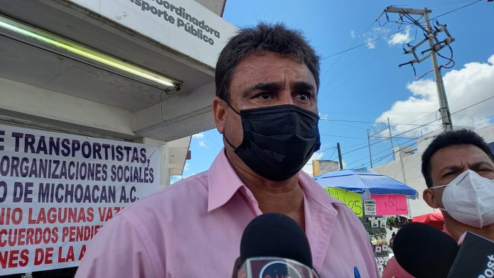 Transportistas denuncian ventas irregulares de concesiones; toman indefinidamente oficinas de Cocotra