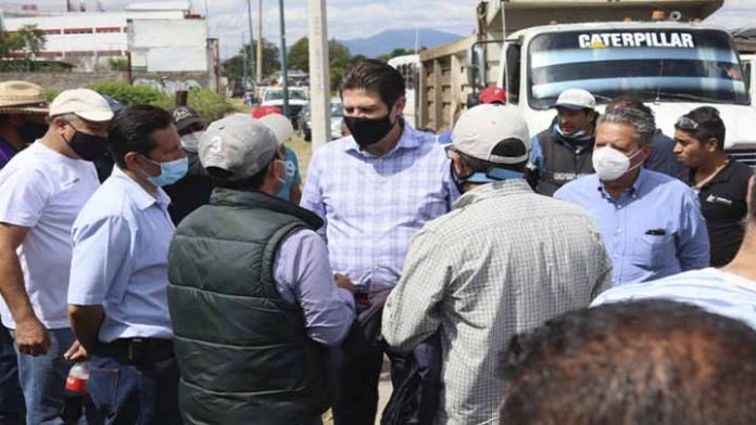 Supervisa Alfonso Martínez limpieza en márgenes del Río Grande