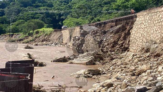 Se deslava base de vías férreas en Caltzontzin
