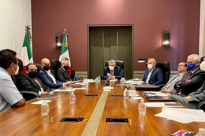 Logra Bedolla acuerdo con Gobierno de México para pagar salarios a docentes