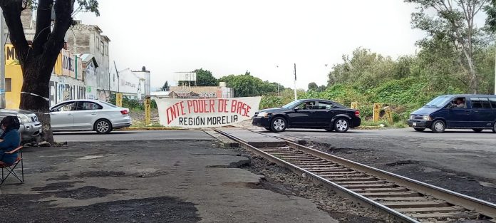Continuarán bloqueos de vías férreas en Michoacán