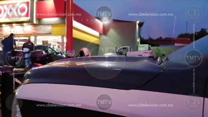 Matan a fémina al pie de un Oxxo, un empleado también murió por una bala perdida