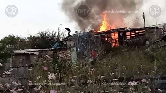 Se queman casas de madera en Morelia
