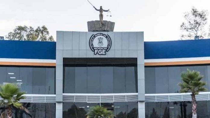 Mujer mató a su hijo de 27 lesiones y le apagó un cigarro en la frente; ya está tras las rejas