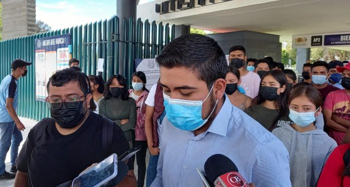 Estudiantes exigen intervención del estado para retirar al FNLS de la Casa Isaac Arriaga