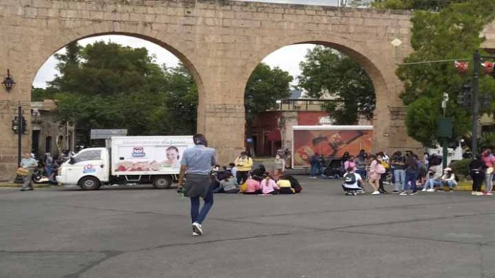 El gobierno provoca que nosotros retengamos vehículos y nos movilicemos: normalistas