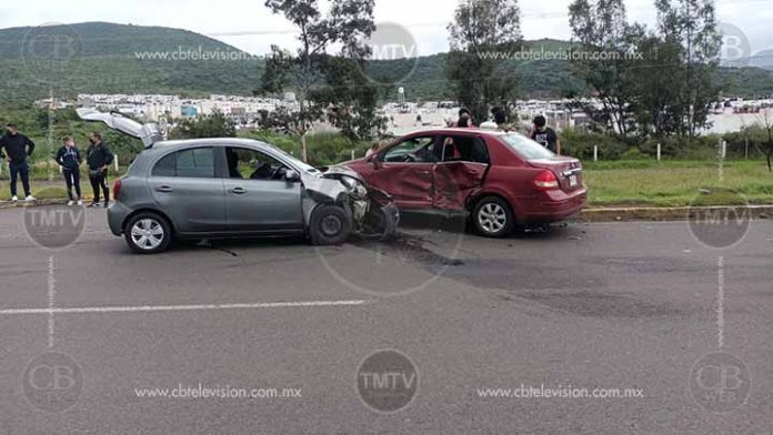 Niña y sus papás lesionados deja choque en la salida a Quiroga