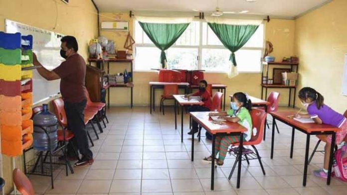 En un mes 349 casos de Covid-19 en regreso a clases presenciales
