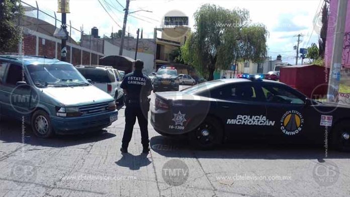 Fémina secuestrada se avienta de camioneta en movimiento en Morelia