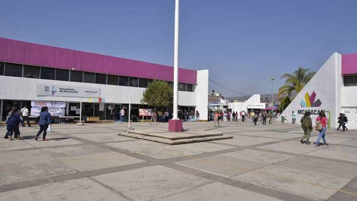 SNTE cierra oficinas de Secretaría de Educación por alza en contagios en Morelia