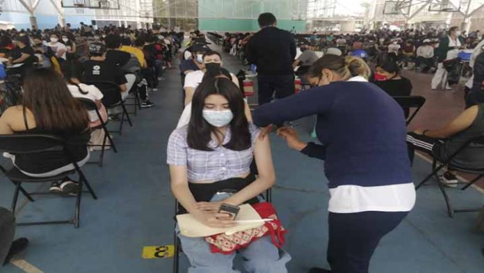 Llegan a Michoacán vacunas AstraZenenca para culminar inmunización de 18 a 29 años de edad
