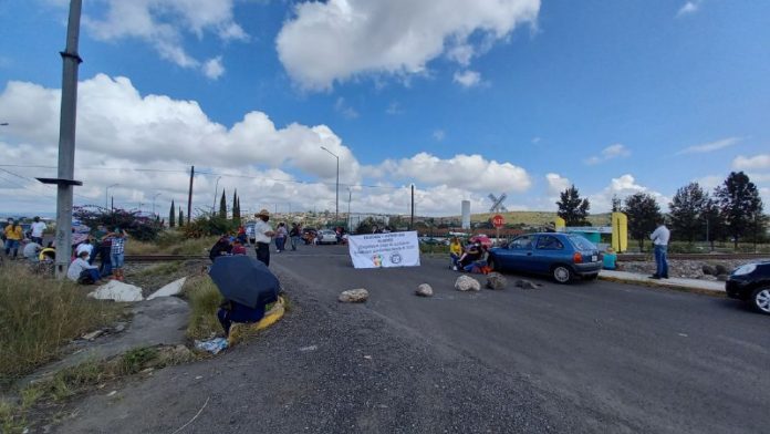 Educación Media Superior y Superior analiza suspender clases si no se les paga