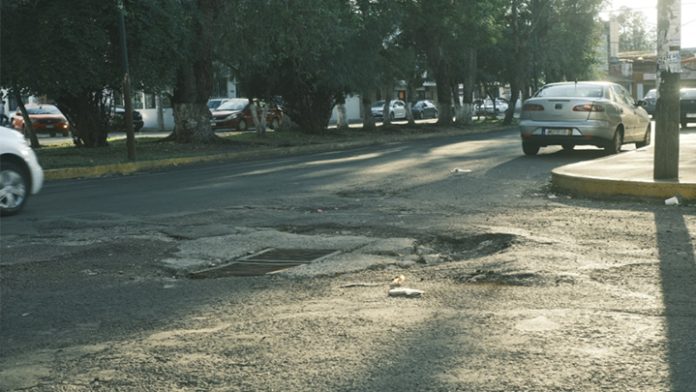 Morelianos cansados de los baches; denuncian falta de atención de las autoridades