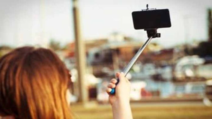 ¿Sabías que más de 370 personas han muerto por tomarse Selfies?