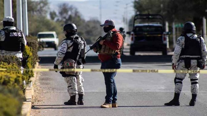 No para la inseguridad en Zacatecas, de nuevo encuentran hombres colgados de un puente