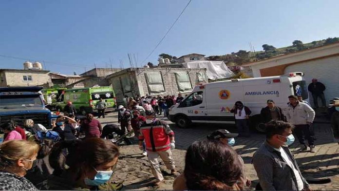 Se mantiene cifra de 22 peregrinos de Sahuayo muertos en choque de autobús