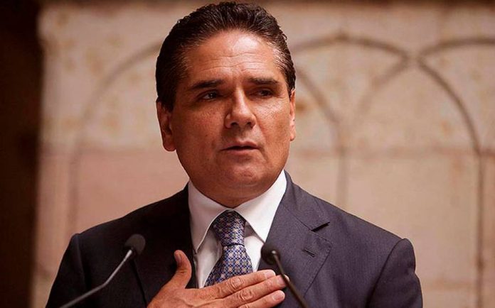 Otra demanda para Silvano