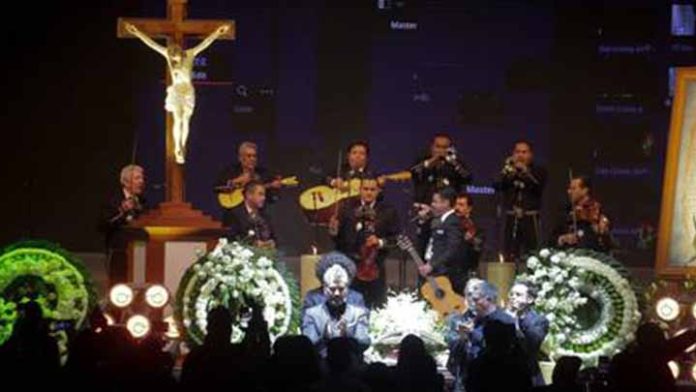 Vicente Fernández no habría sido despedido en Bellas Artes porque en vida lo rechazaron