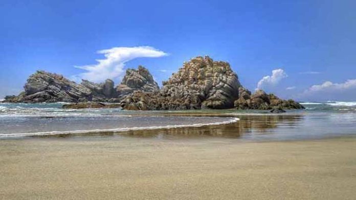 Declaran aptas playas michoacanas en temporada decembrina