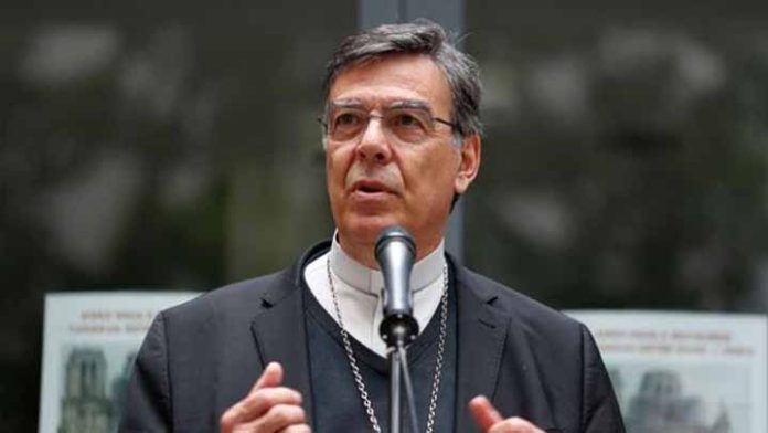 Papa acepta la renuncia del obispo de París, acusado de sostener relación con una mujer