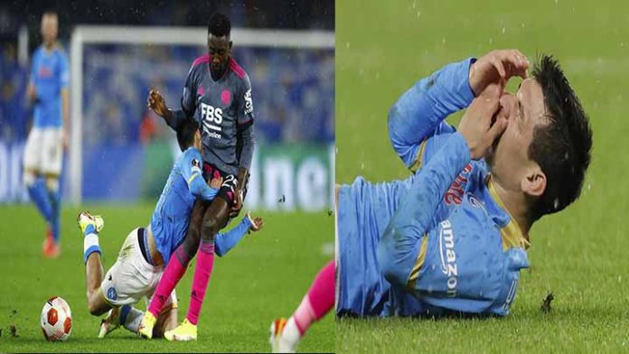 Chucky Lozano sale noqueado tras recibir golpe en el rostro