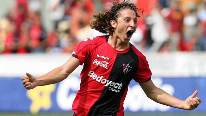 Andrés Guardado rompe en llanto al ver campeón a los rojinegros