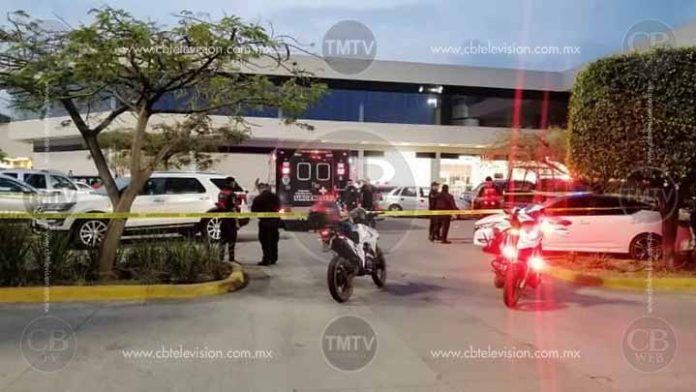Lo asesinan de tres balazos en el cráneo en la plaza Ágora de Uruapan