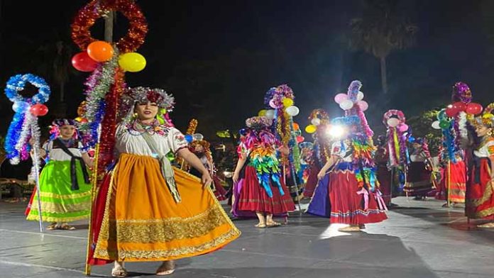 La Compañía de Danza Regional P'indekua celebró sus 33 años de trayectoria