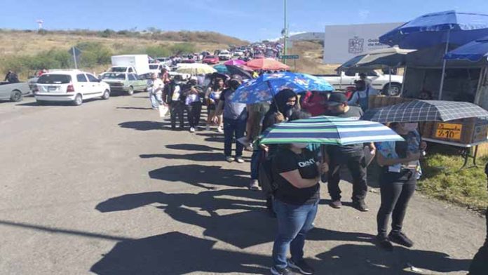 Caos en arranque de vacunación contra el Covid-19 para menores en Morelia