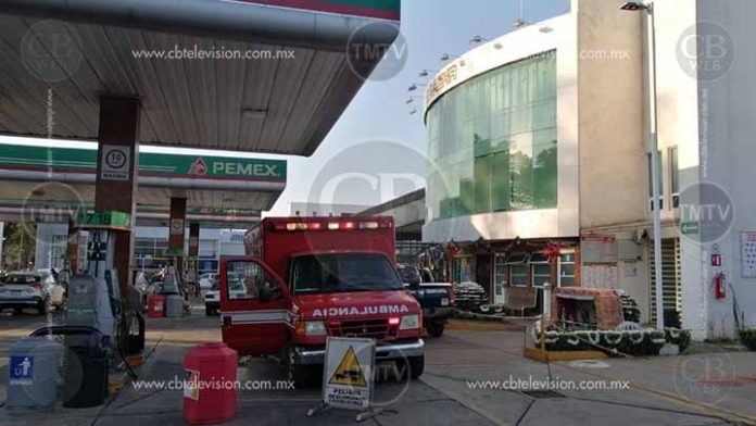 Hallan a un joven muerto en los baños de una gasolinera de Uruapan