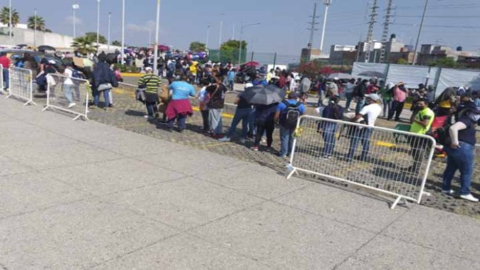 Mañana vacunación para menores de 15 a 17 años de edad en Poliforum