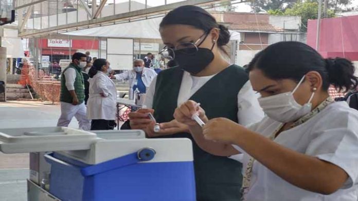 Baja eficacia de la dosis de refuerzo contra Covid-19 a 4 meses