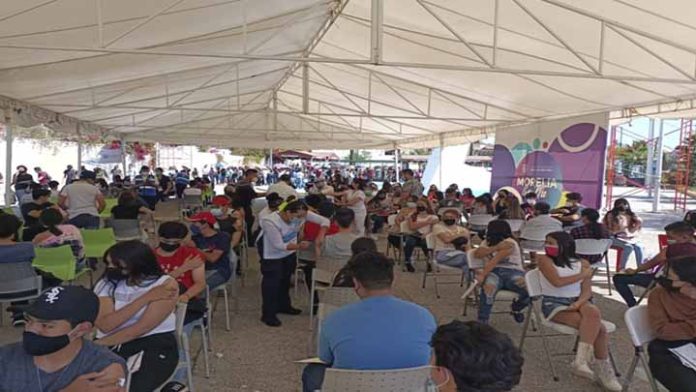 Conoce los módulos de vacunación en Morelia para refuerzo de docentes