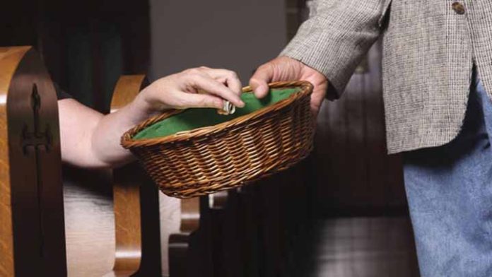 Bajan al 15% donaciones a la iglesia católica