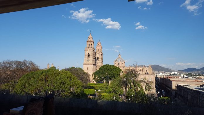 Morelia con el mayor número de casos positivos y sin medidas de contención de Covid-19