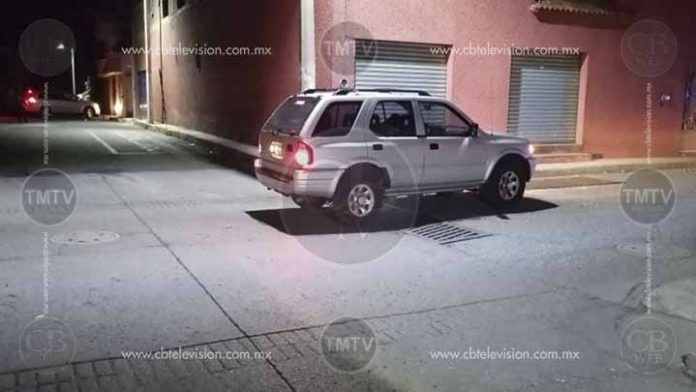 Asesinan a un hombre en un auto en Chucándiro