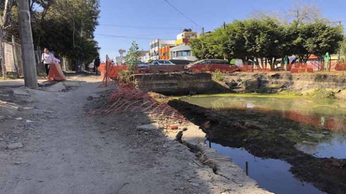 Puente vehicular de Siervo de la Nación sin fecha estimada para su finalización