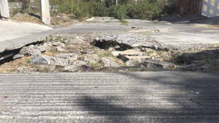 Calles de la colonia Piedra Lisa, en condiciones altamente peligrosas, denuncian ciudadanos